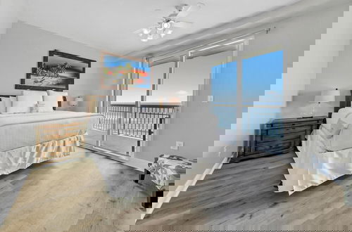 Photo 11 - Celadon 909