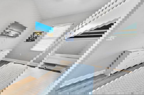 Photo 12 - Celadon 909