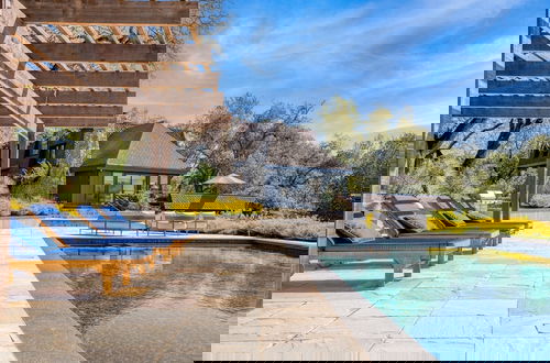 Photo 35 - Malvasia by Avantstay Luxe Wine Country Retreat