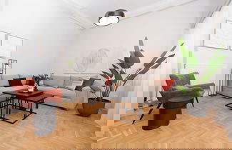 Foto 1 - Spacious & Stylish Athens Apartment - Walk To Metro
