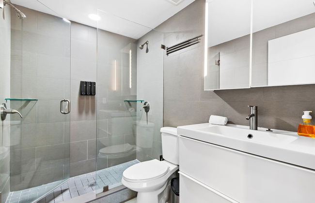 Unique Retreat - Unit C: Charming 2nd-floor Escape - Foto 11