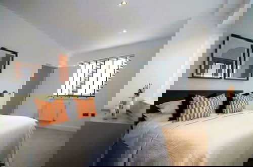 Foto 9 - Sophisticated Modern 2 Bedroom Apartment in Solihull