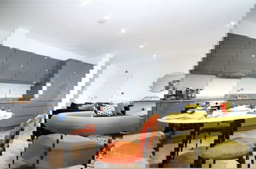 Foto 1 - Sophisticated Modern 2 Bedroom Apartment in Solihull