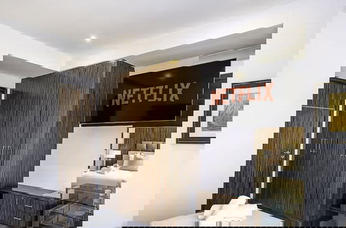 Photo 4 - LUX The Bonnington JLT Suite 2