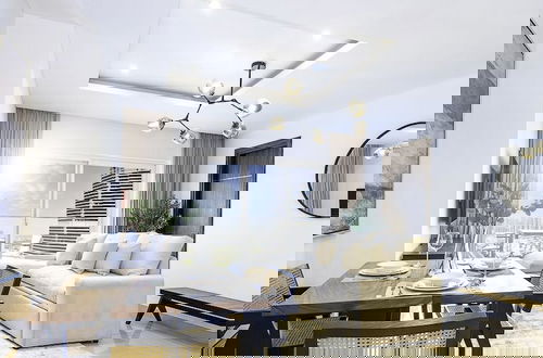 Photo 11 - LUX The Bonnington JLT Suite 2