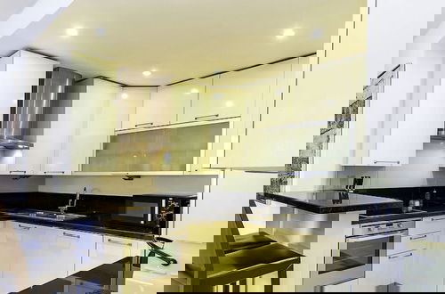 Photo 8 - LUX The Bonnington JLT Suite 2