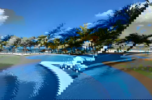 Photo 23 - Beachfront and Ocean View Apartment