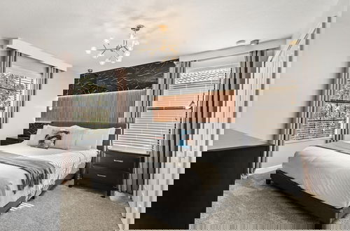 Foto 41 - Upstay Movie-themed Mansion w Arcade Pool Hot Tub