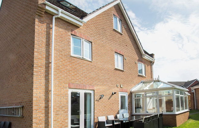 5 Bed Detached House - Sleeps 14 - Photo 1