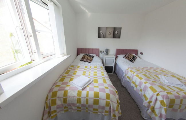 5 Bed Detached House - Sleeps 14 - Photo 10