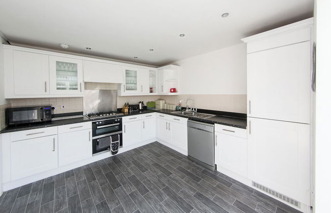 5 Bed Detached House - Sleeps 14 - Photo 15