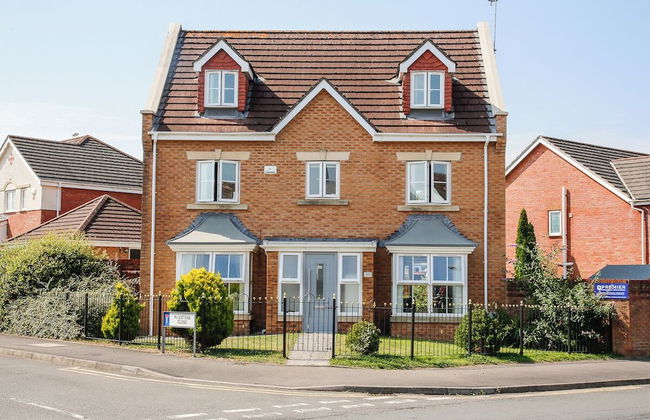 5 Bed Detached House - Sleeps 14 - Photo 24