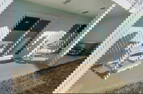 Foto 39 - Beachside Stay w/ Pool & Beach Access + Free Attraction Tickets!