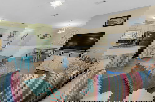 Foto 13 - Beachside Stay w/ Pool & Beach Access + Free Attraction Tickets!