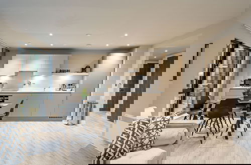 Foto 8 - Luxury 2-bedroom Apartment in St Martin s Place BMH