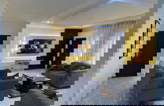 Foto 3 - Lavish Apartment