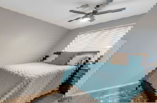 Foto 5 - North Phoenix 4 Bdrm Vacation Home W/pool & Games!