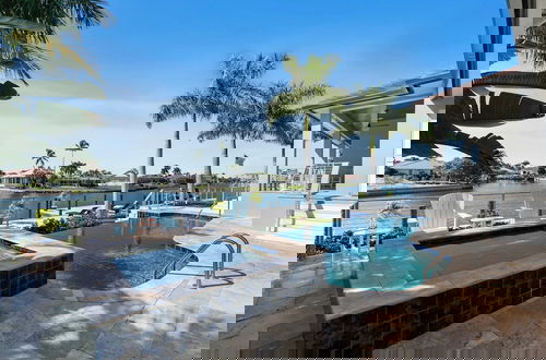 Photo 12 - Marco Polo by Avantstay Waterfront 5bdr, Pool, Spa, Fire Pit, Walk to Beach
