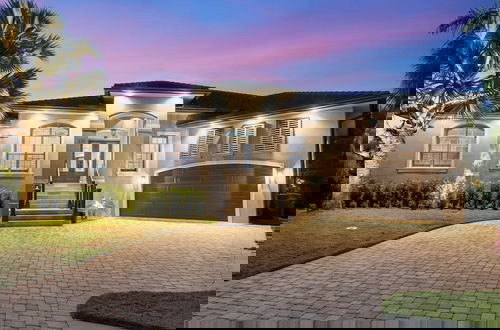 Photo 8 - Marco Polo by Avantstay Waterfront 5bdr, Pool, Spa, Fire Pit, Walk to Beach