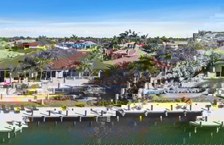 Photo 1 - Marco Polo by Avantstay Waterfront 5bdr, Pool, Spa, Fire Pit, Walk to Beach