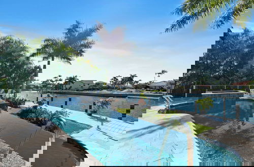 Photo 2 - Marco Polo by Avantstay Waterfront 5bdr, Pool, Spa, Fire Pit, Walk to Beach