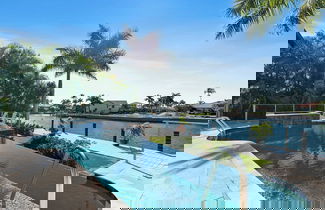 Photo 2 - Marco Polo by Avantstay Waterfront 5bdr, Pool, Spa, Fire Pit, Walk to Beach