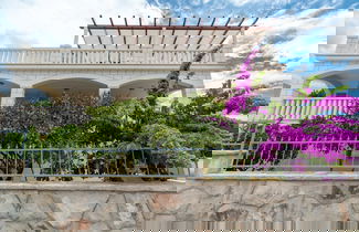 Foto 1 - Modern Villa Near the Sea