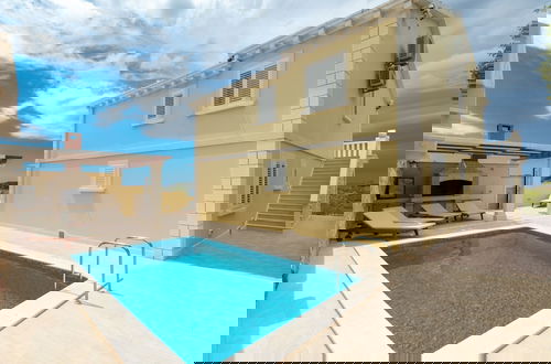 Foto 40 - Modern Villa Near the Sea