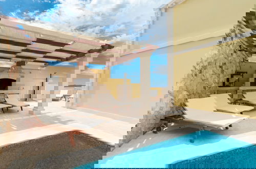 Foto 41 - Modern Villa Near the Sea