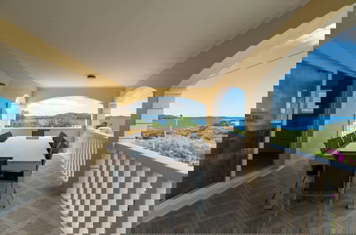 Foto 2 - Modern Villa Near the Sea