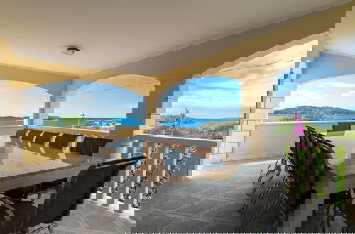 Foto 27 - Modern Villa Near the Sea