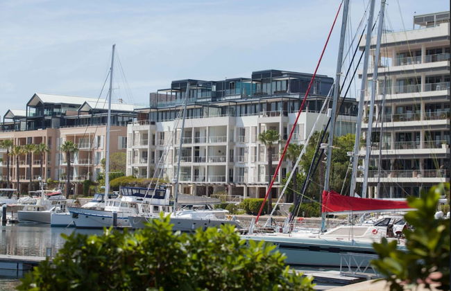 Executive Yacht View Two Bedroom Apartment - 208 - Foto 26