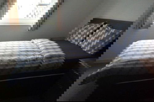 Photo 9 - Bushwood, Ldn 2bed Apt-balcony-parking