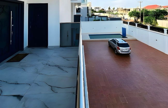 2BR Apartment With Pool and Wifi Near Airport - Foto 17