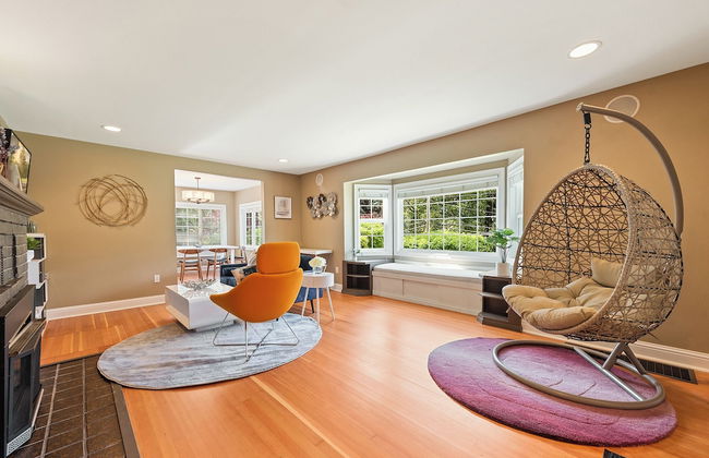 Private park in a cozy home next to I-90 huge yard - Photo 35