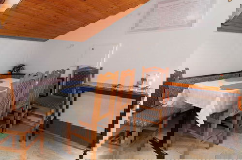 Foto 7 - Classic and Trendy Apartment With Terrace
