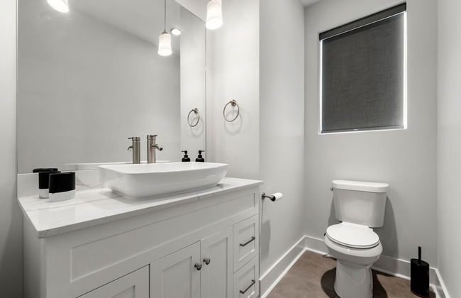 Luxurious Midtown Home Rooftop Views by Silverx - Foto 22