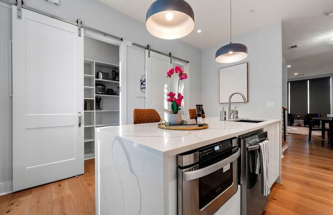 Luxurious Midtown Home Rooftop Views by Silverx - Foto 8