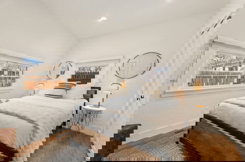 Photo 4 - Chic Luxury Retreat in Old Town Walk Everywhere!