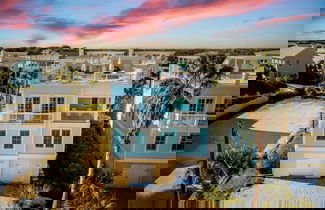 Foto 1 - Sea Shell by Avantstay Breezy Beachside Getaway w Rooftop Deck 6 BRs