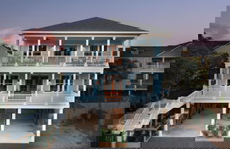 Foto 2 - Windward House by Avantstay Walk to Beach Restaurants Saltwater Pool