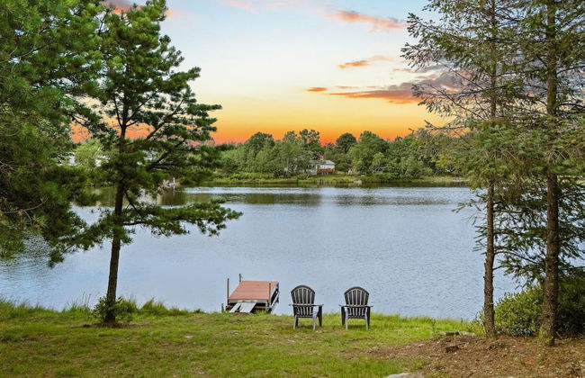 For Lake Sake by Avantstay Lakefront Hot Tub View - Photo 2