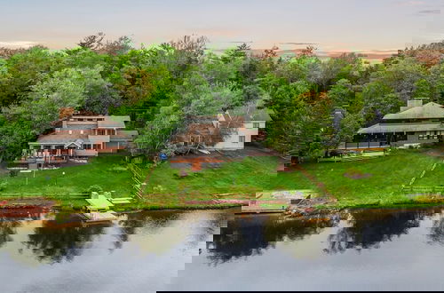 Photo 1 - Pocono Lakefront by Avantstay Dock Lake Access