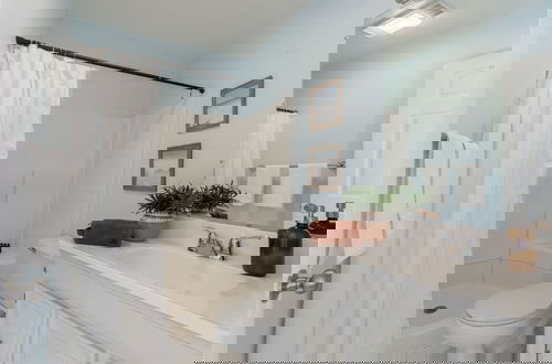 Photo 14 - Sandpiper by Avantstay Gorgeous Beachside Home w Spacious Yard Chic Design