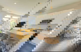 Foto 1 - Sleeps 24! 3 Modern 4bdr Townhomes w/ Covered Patios Nashville Group Retreat