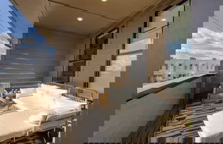 Photo 2 - 98 Degrees by Avantstay Covered Balcony Lounge Newly Built 4bdr Home