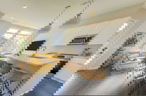 Photo 10 - 98 Degrees by Avantstay Covered Balcony Lounge Newly Built 4bdr Home