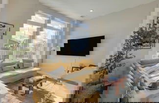 Photo 1 - 98 Degrees by Avantstay Covered Balcony Lounge Newly Built 4bdr Home