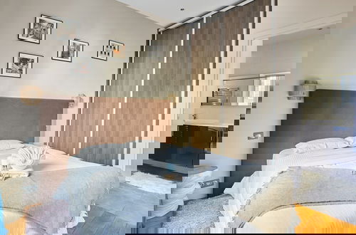 Foto 5 - Superb Apartment Avenue Montaigne/saint Honore