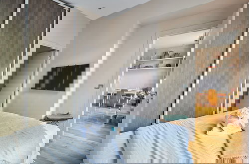 Foto 3 - Superb Apartment Avenue Montaigne/saint Honore